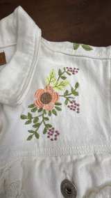 POL Embroidered Distressed Denim Vest medium - Image 2