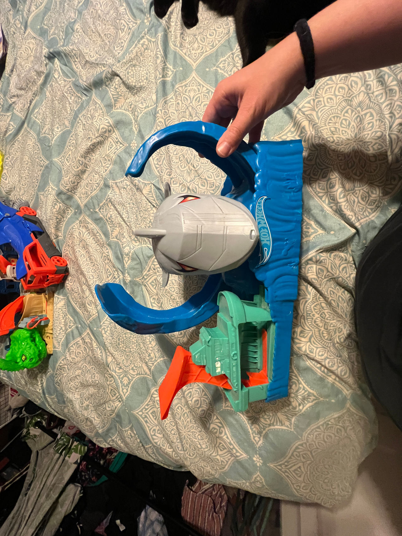 Hot Wheels Sharkport Showdown
