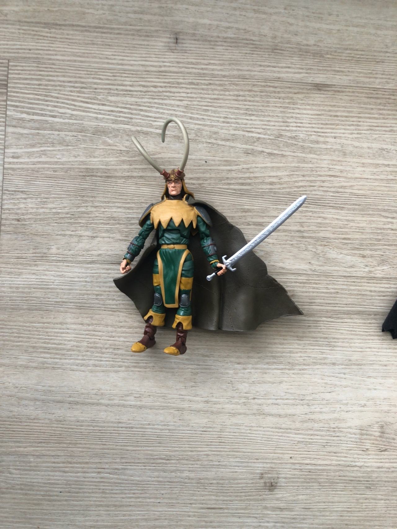 ToyBiz Marvel Legends Loki 6" Action Figure Onslaught Series