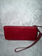 ANN TAYLOR Red Croc Embossed Wristlet Clutch - Image 6