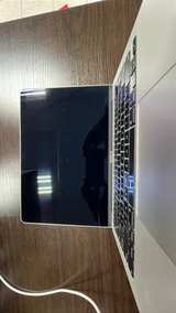 Apple MacBook Air 2020 i7 16GB 1TB Silver - Image 2