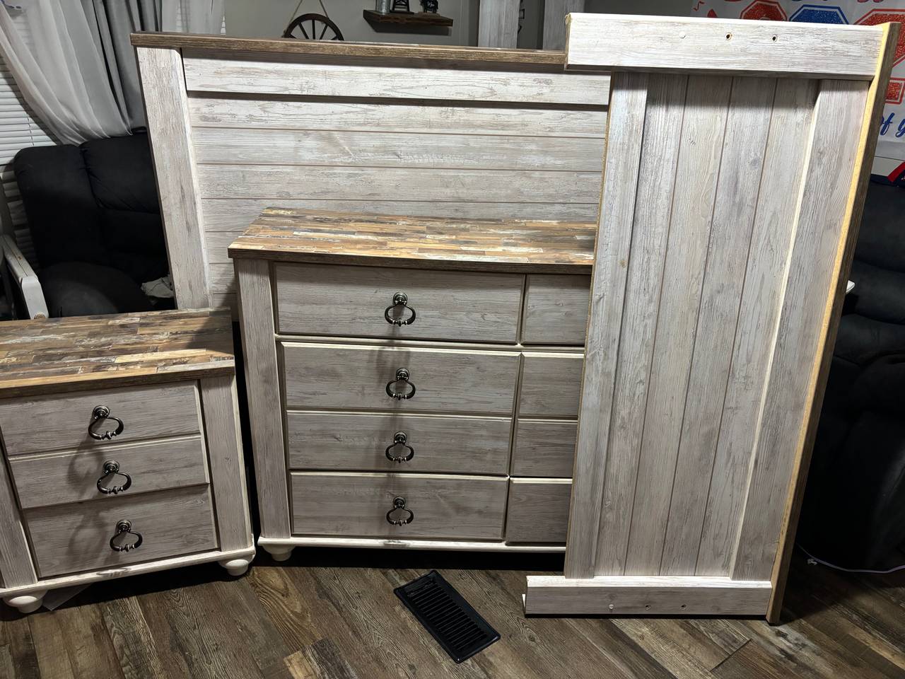 Ashley Furniture Willowton Bedroom Set