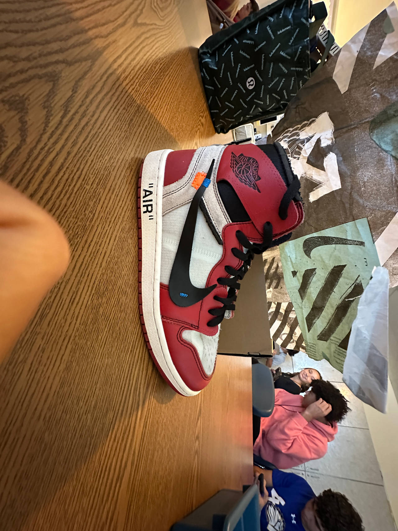 Off-White x Air Jordan 1 Retro High OG 'Chicago'