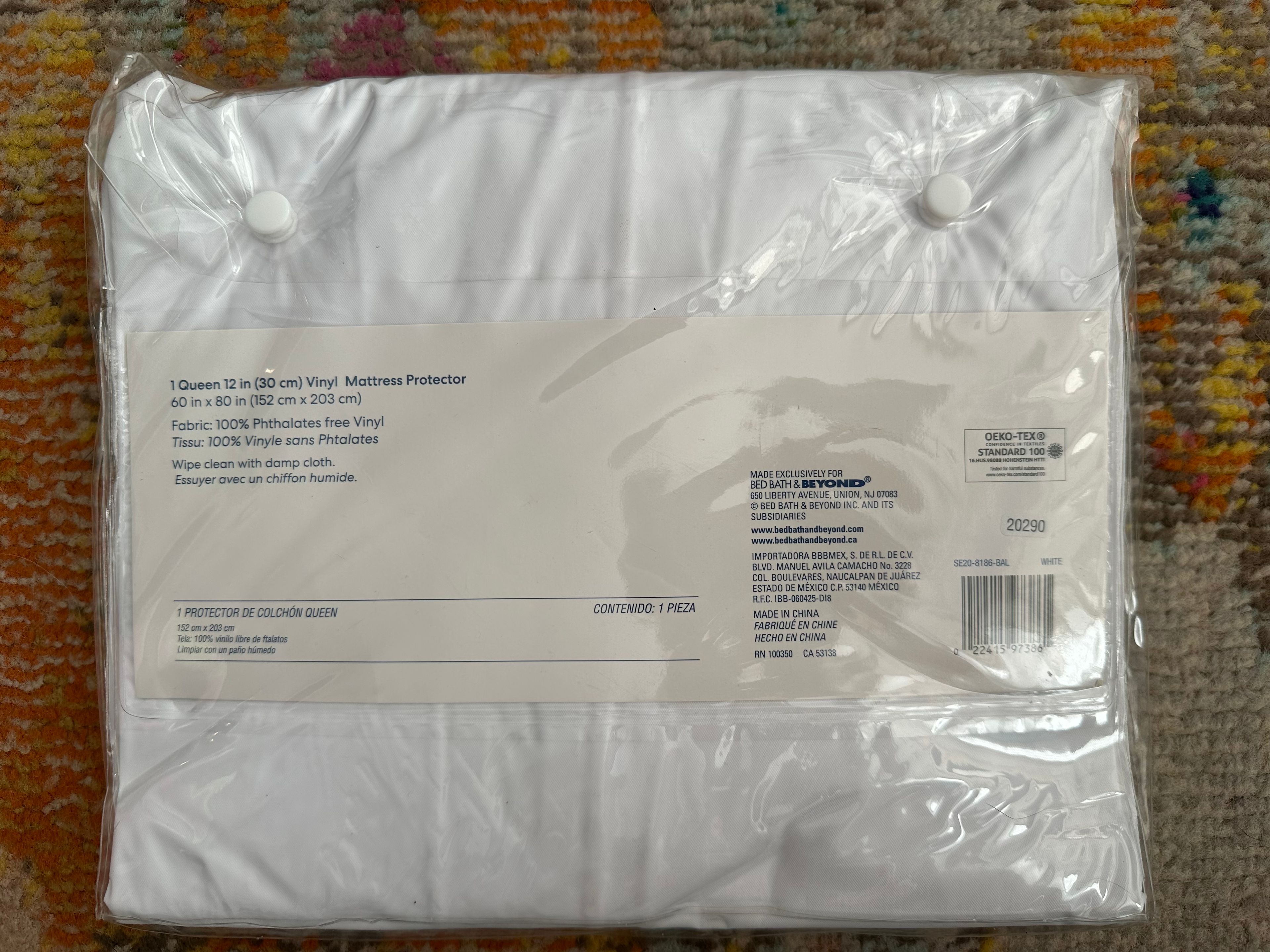 Queens Simply Essential Waterproof Vinyl Mattress Protector - Image 2