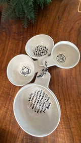 Rae Dunn Boutique Measuring Cups Set - Image 2