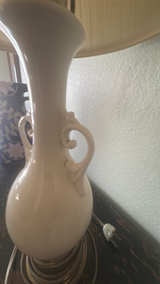 Antique White Floral Table Lamp - Image 2