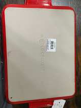 Le Creuset Rectangular Baking Dish Red 25cm - Image 4