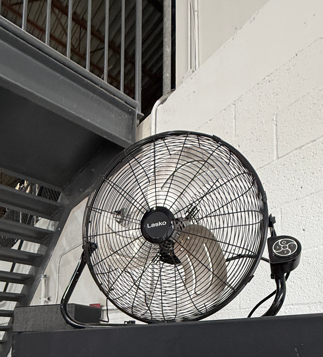 Lasko 20" High Velocity Floor Fan