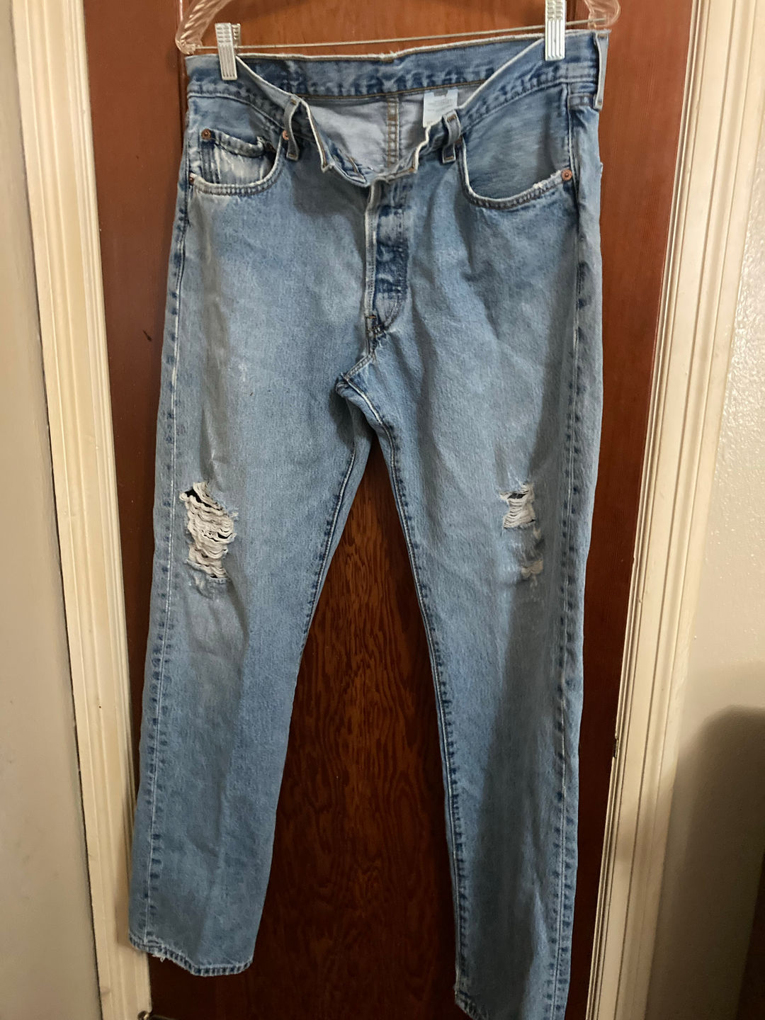 Distressed Light Wash Jeans Levi-Strauss 501 Vintage.