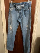 Distressed Light Wash Jeans Levi-Strauss 501 Vintage. - Image 1