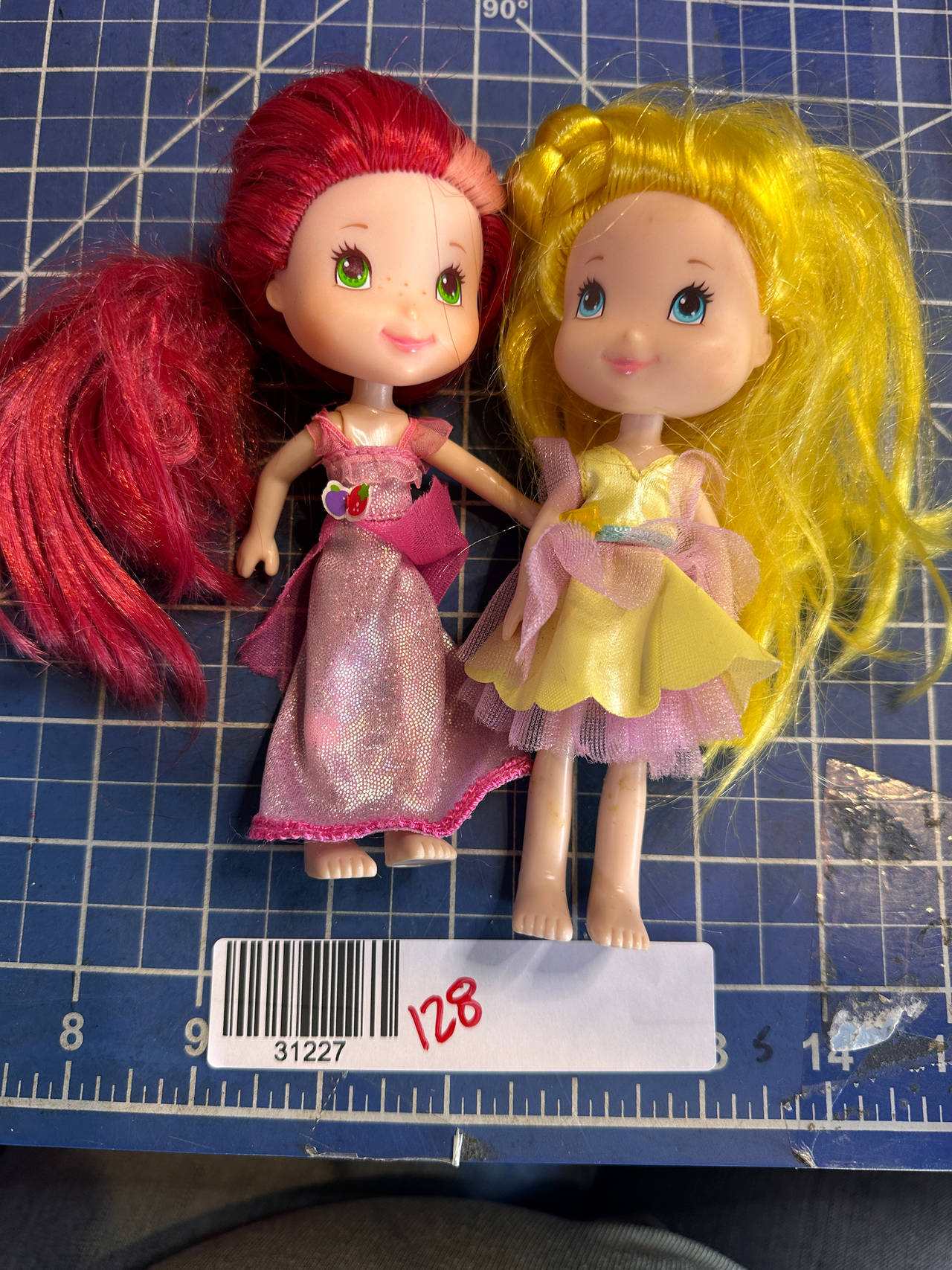 Strawberry Shortcake and Lemon Meringue fashion doll vtg 2000s. 128