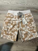 SURF CUZ Mens Swim Trunks Size 30 with Compression Liner Khaki Floral - Image 2