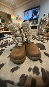 Women’s size 7M Chestnut Boots Sherpa Lined - Image 2