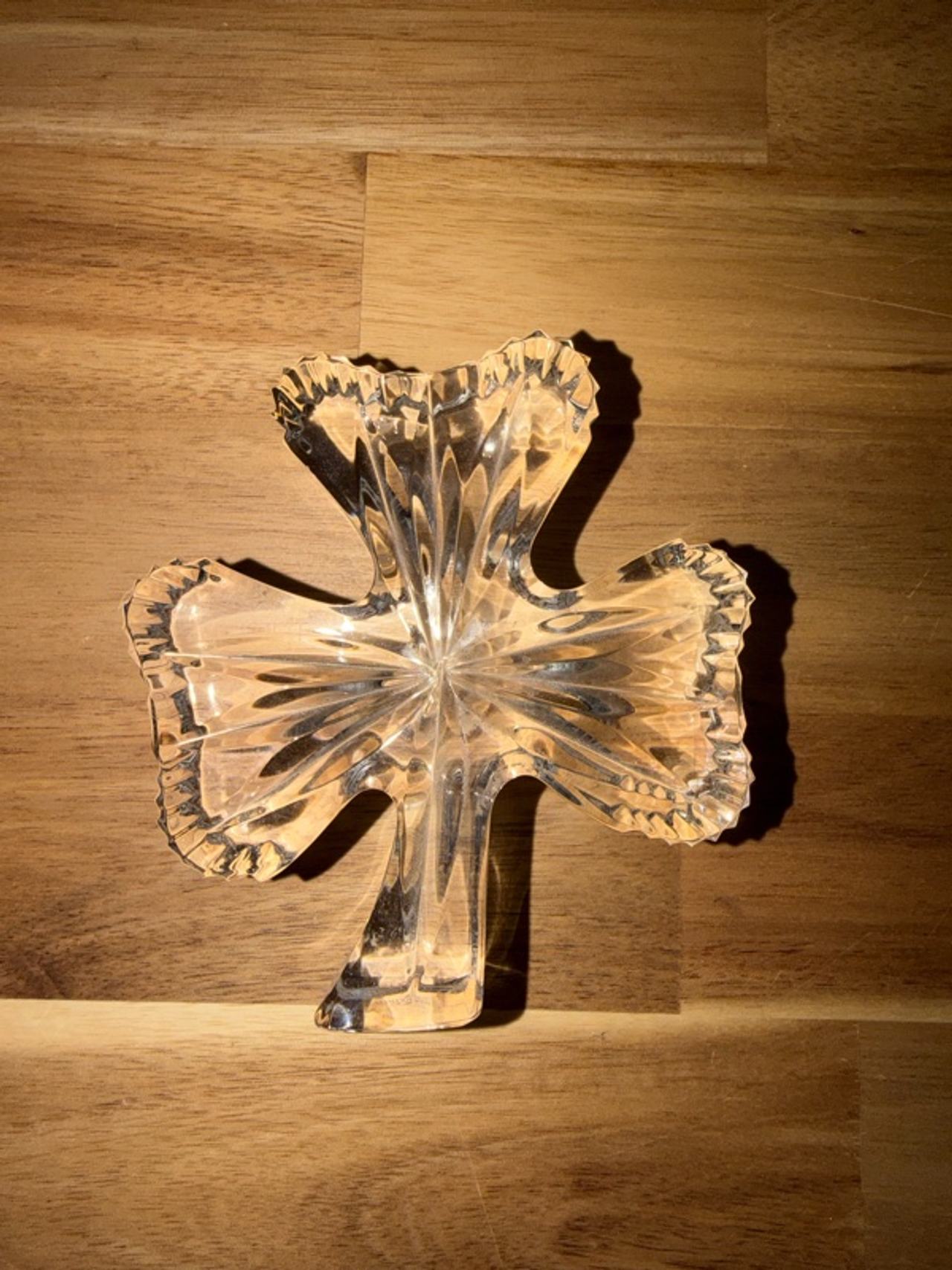 HAS CHIP Waterford Crystal Shamrock 3-Leaf Clover Paperweight