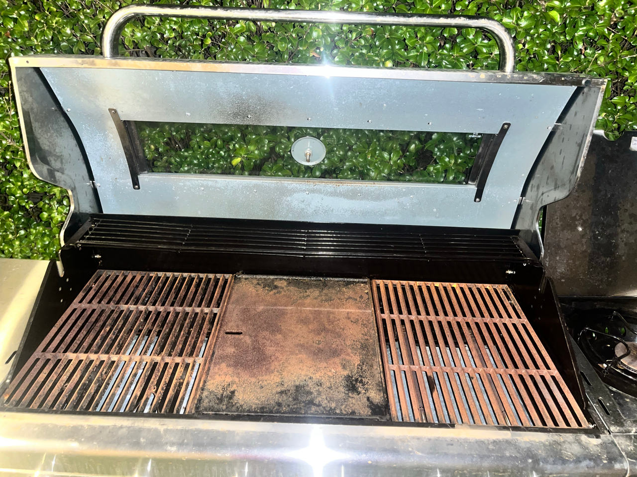Stainless Steel Gas BBQ
Jumbuck 6 Burner
