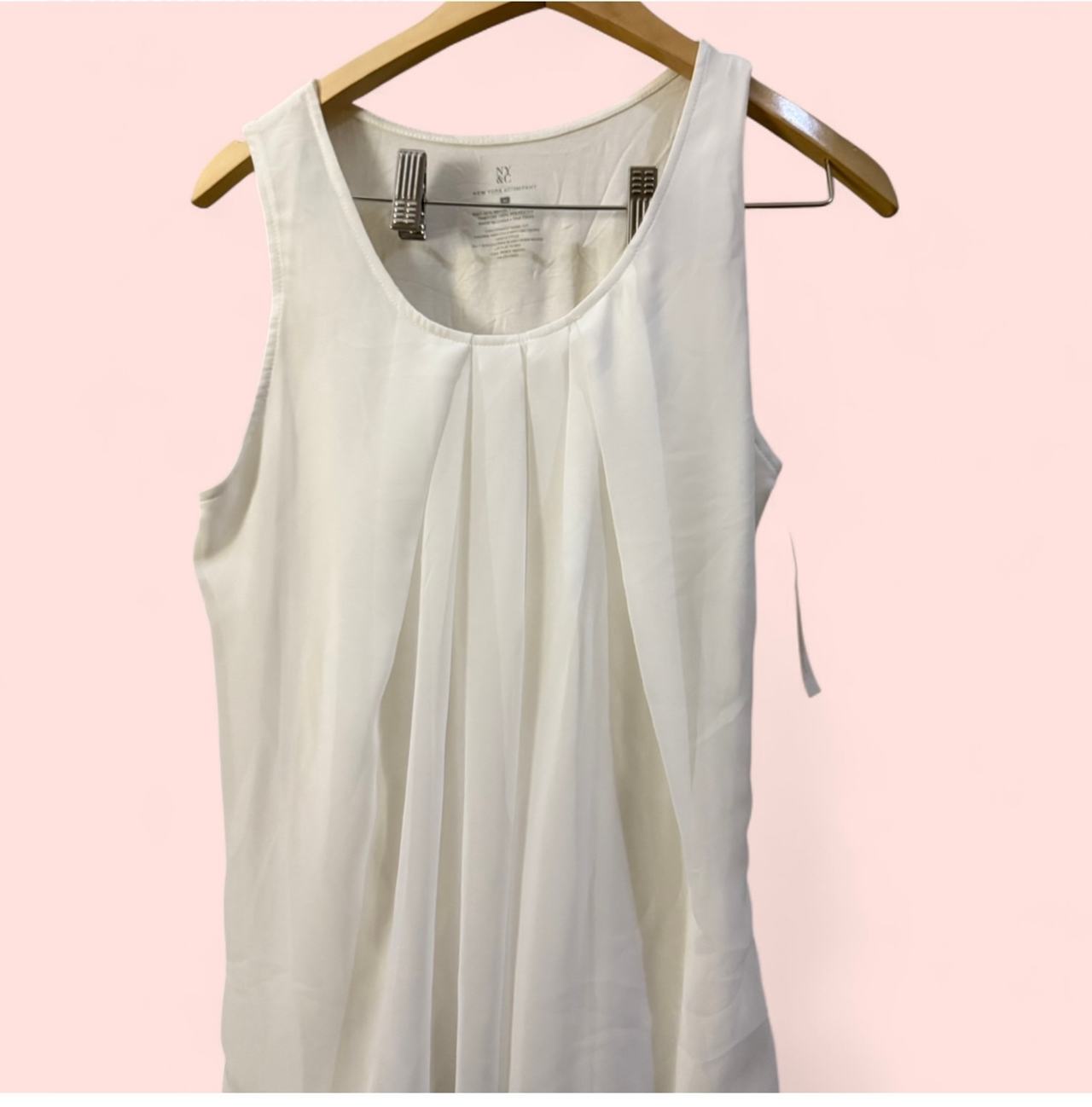 NY Collection Sleeveless Pleated Blouse