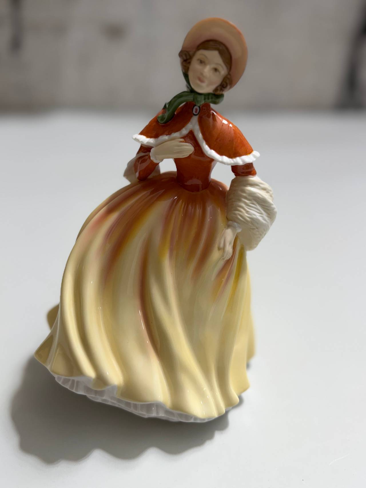 Royal Doulton Pretty Ladies Autumn HN5323 Bone China Figurine Made in England