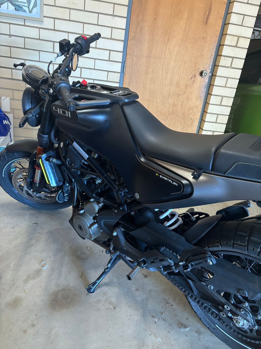 Husqvarna Svartpilen 401