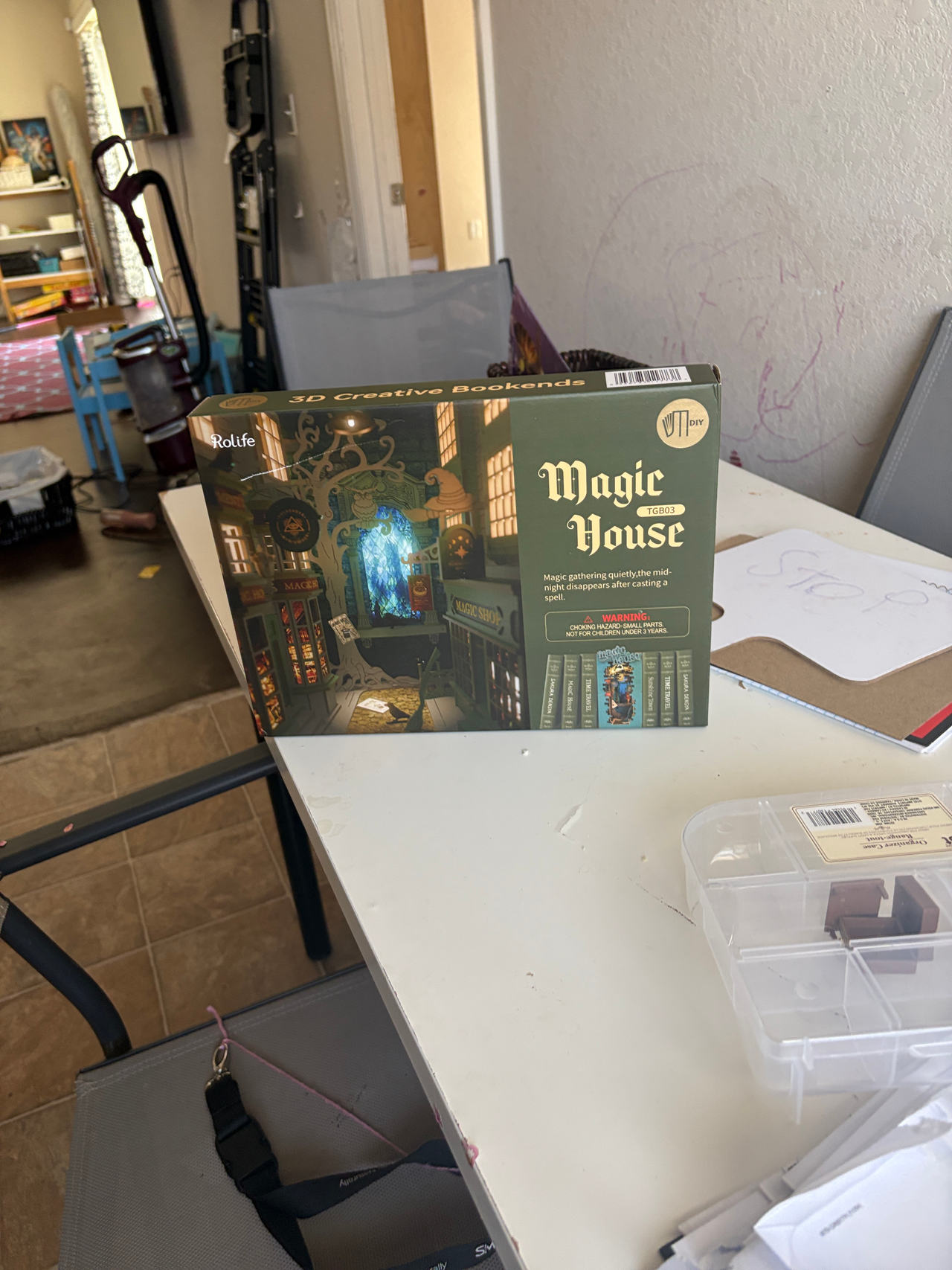 Rolife Magic House 3D Creative Bookends DIY Book Nook Kit