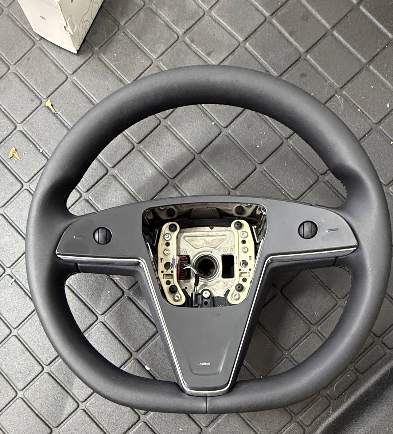 Tesla Model S Plaid Yoke Steering Wheel