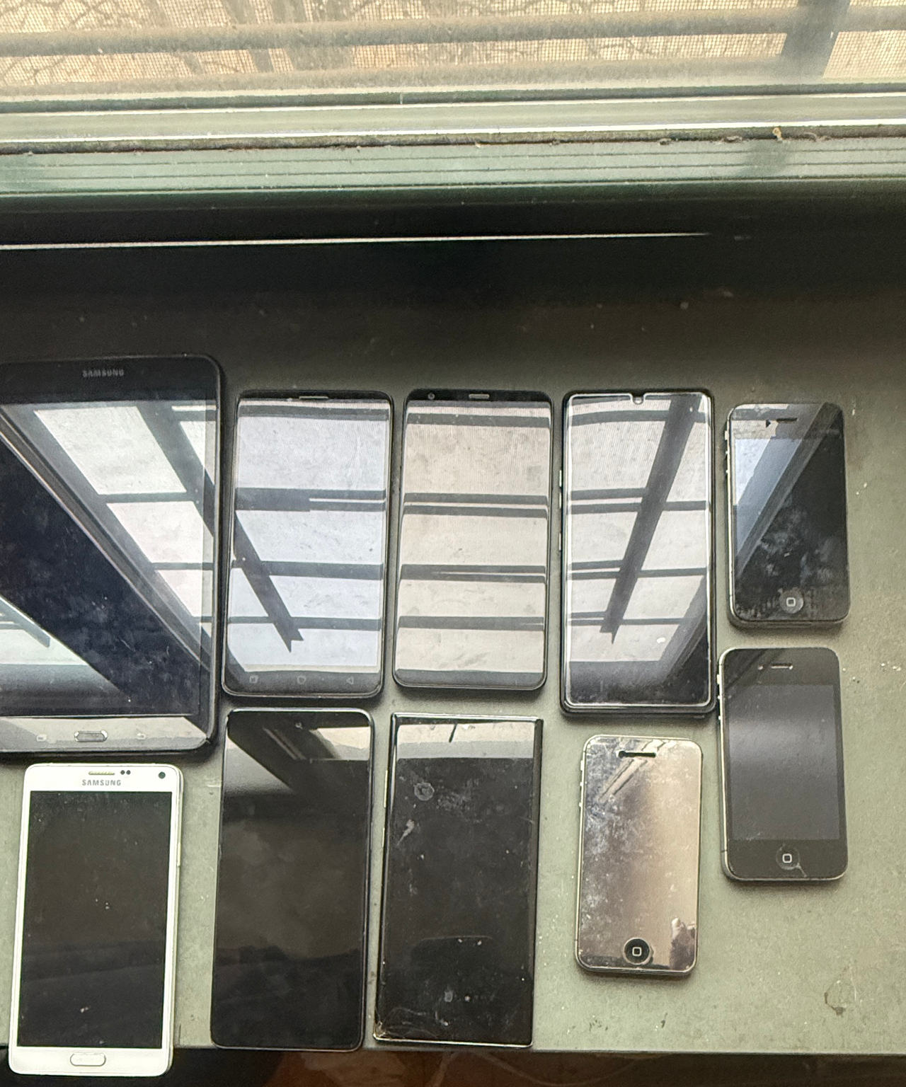 Mixed Smartphone and Tablet Lot