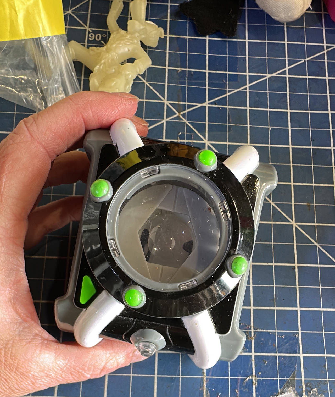 Bandai Ben 10 Deluxe Omnitrix FX 104