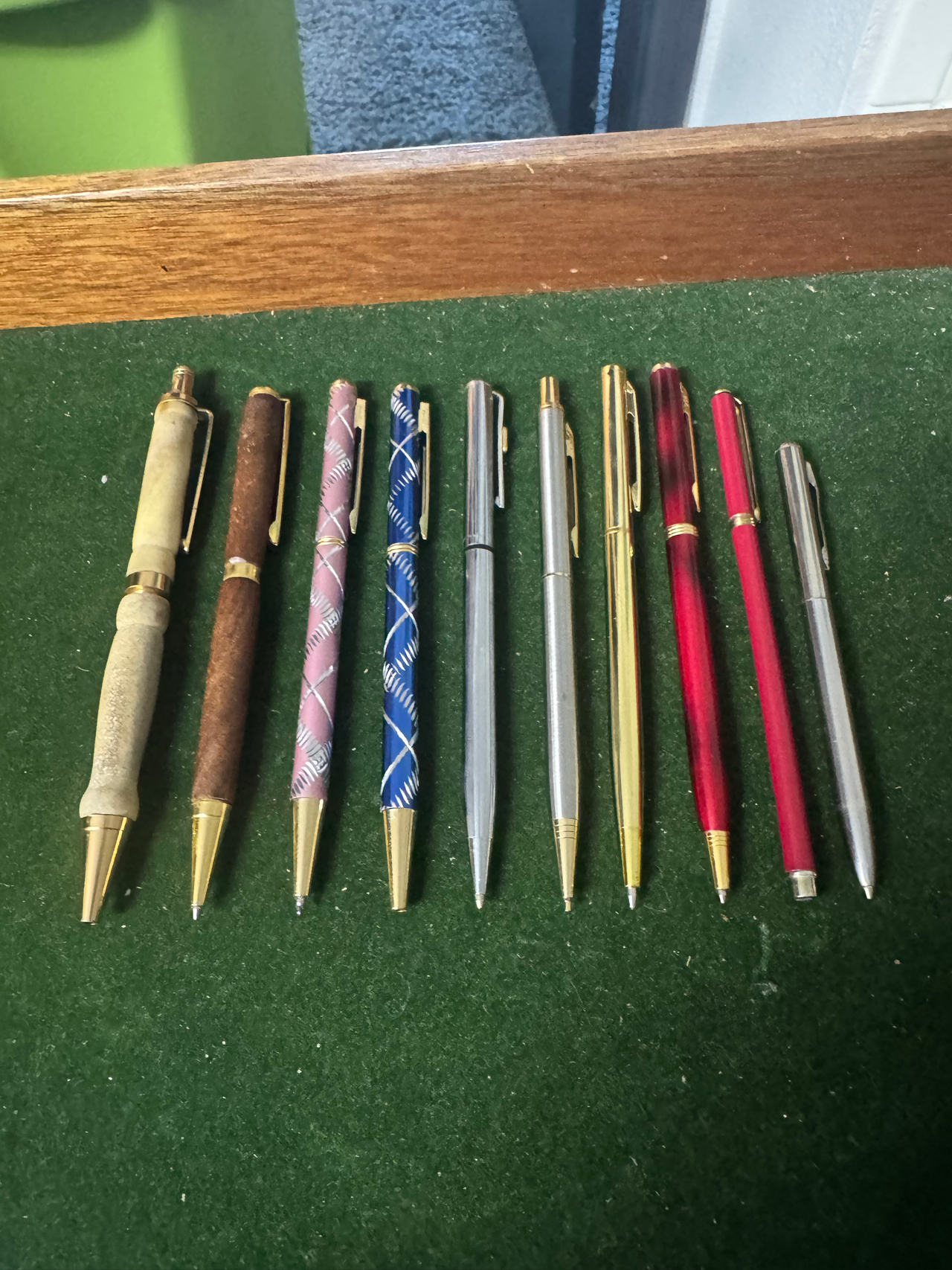 Lot of 10 Assorted Writing Pens