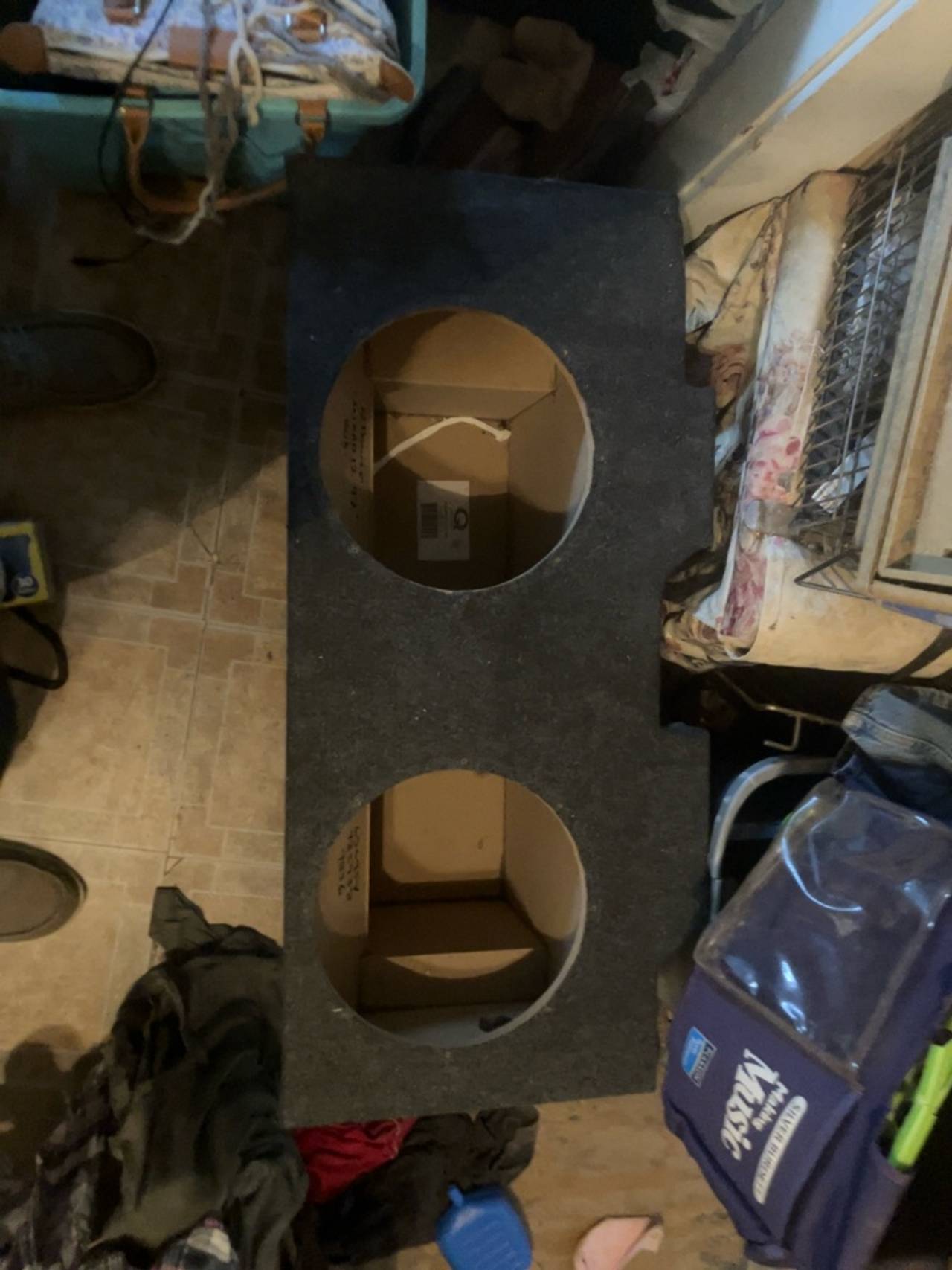 Q Power Dual 12-Inch Sealed Subwoofer Enclosure