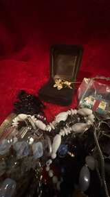 Bulk Costume Jewelry Lot 1 - Image 7