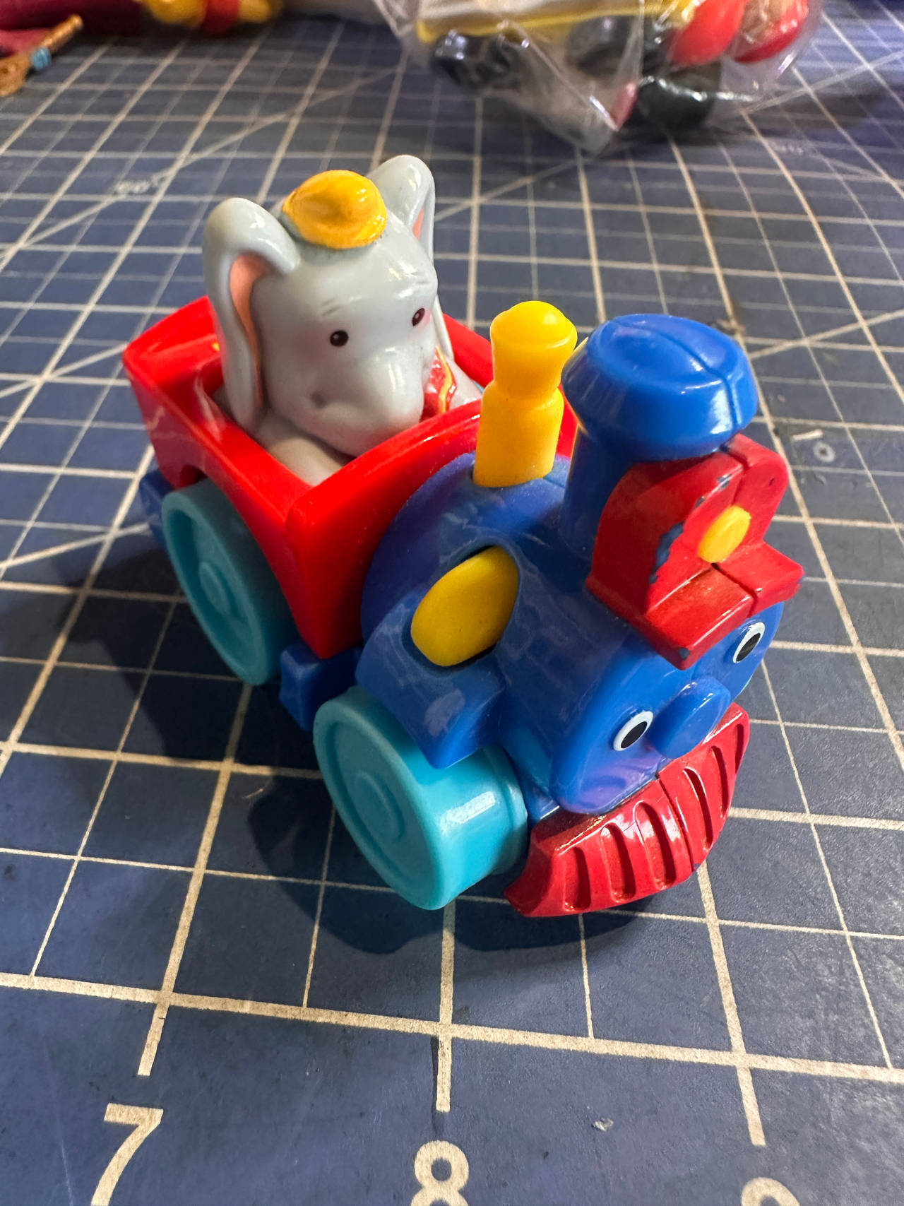 Fisher-Price Little People Disney DUMBO CIRCUS WHEELIE Train Car
