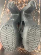 Crocs Women's Cyprus V Heel Sandal - Image 3