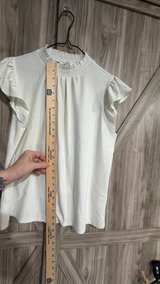 Rio & Rian White Smocked Mock Neck Flutter Sleeve Top Large - Image 5