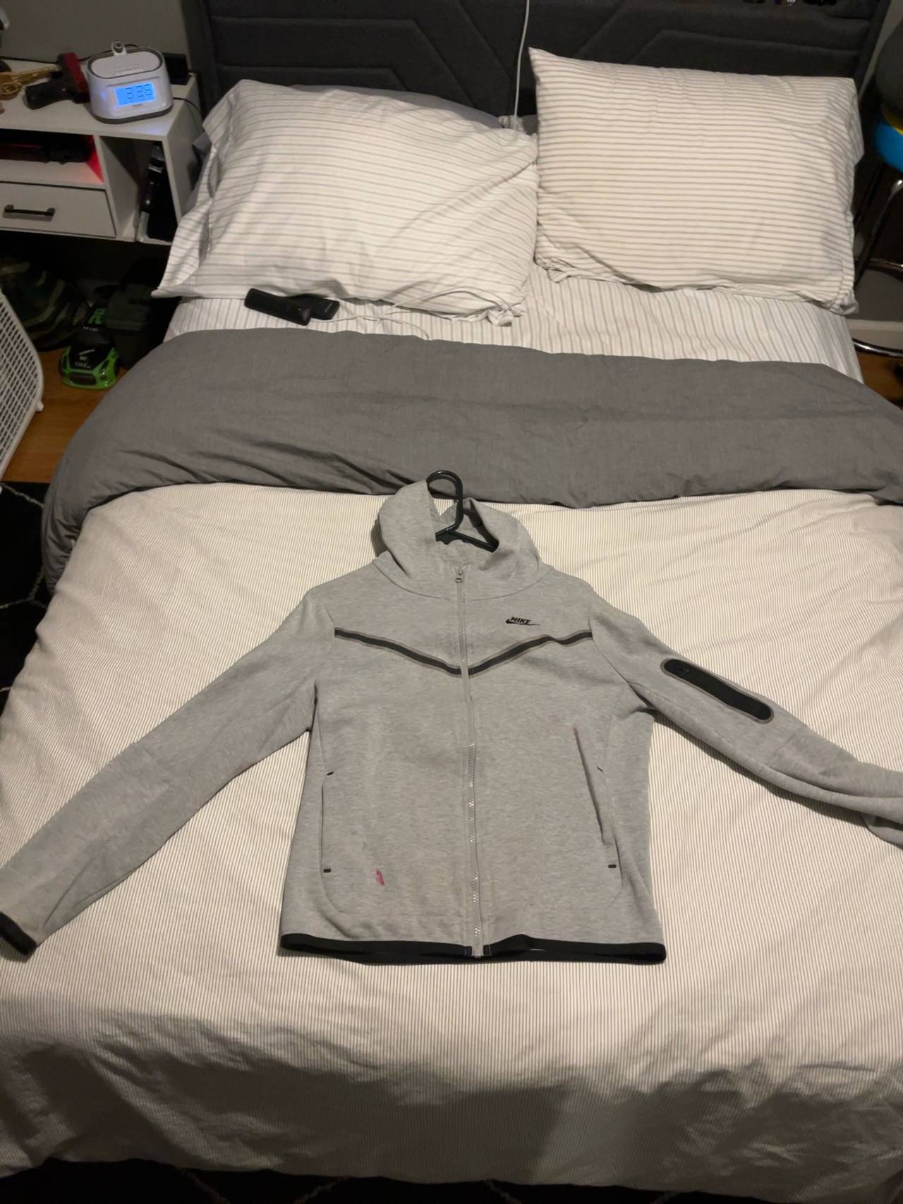 Nike Tech Fleece Full-Zip Hoodie Gray