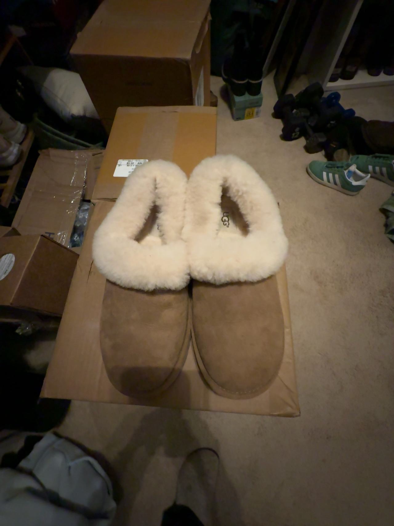 UGG Women's Nita Slippers Chestnut women’s size 6