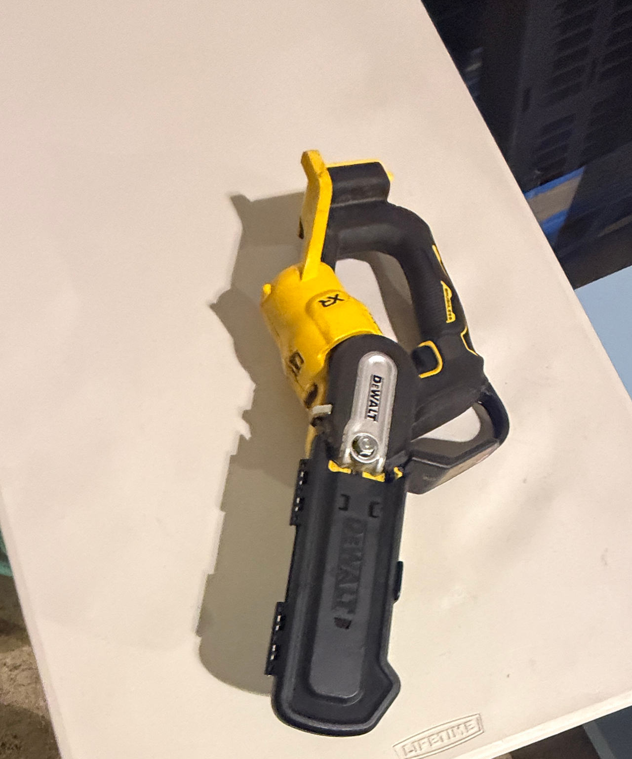 DeWalt DCCS623 20V MAX XR Brushless 8 in. Cordless Pruning Chainsaw