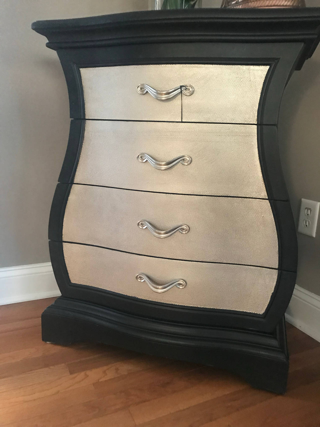 Bombay Chest