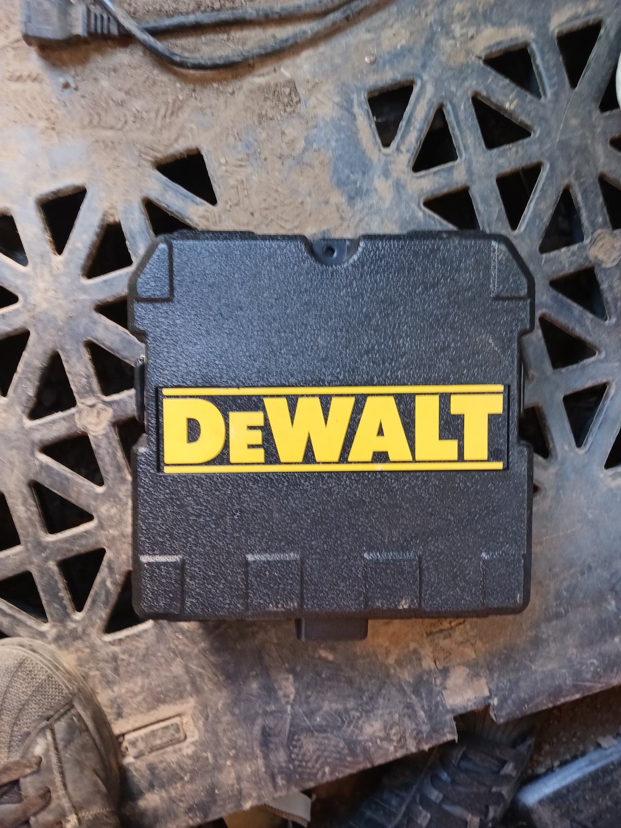 DEWALT DW088CG Green Cross Line Laser