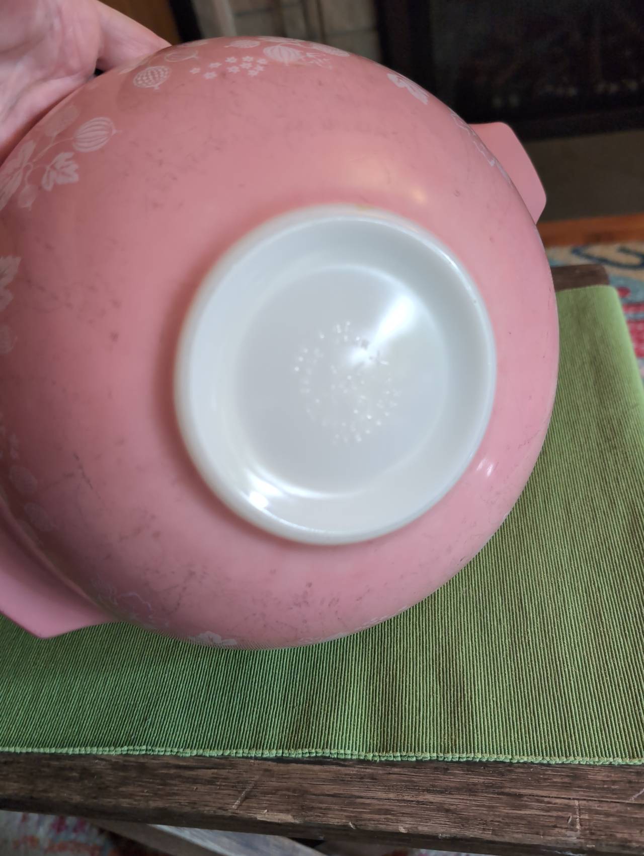 PYREX Gooseberry Pink Cinderella Mixing Bowl 444  4 Quart