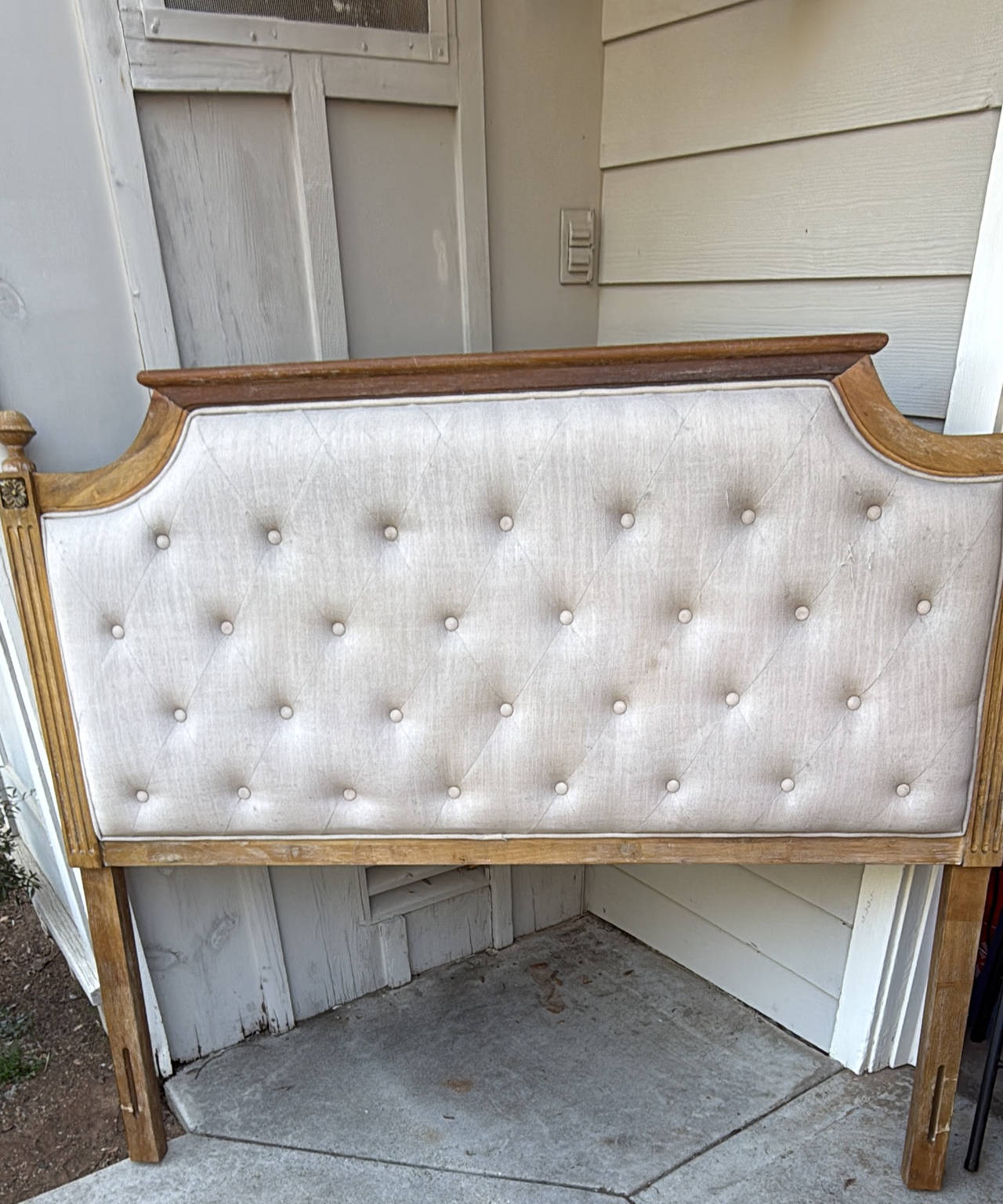 Safavieh French Provincial Tufted Headboard