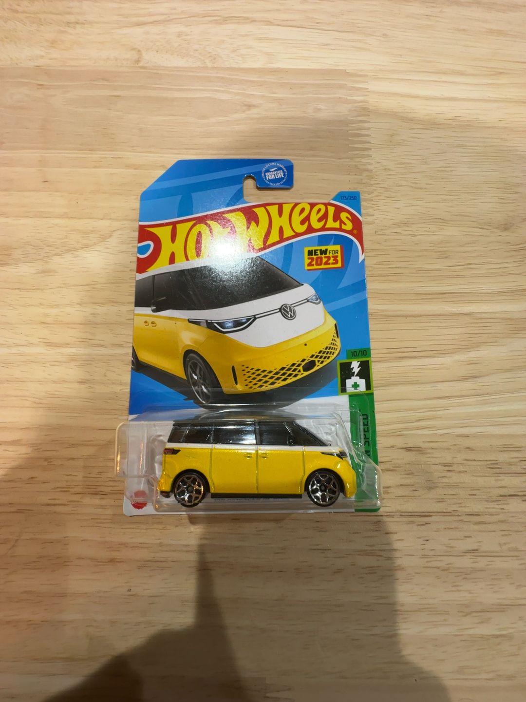 Hot Wheels Volkswagen ID Buzz Yellow Green Speed 10/10