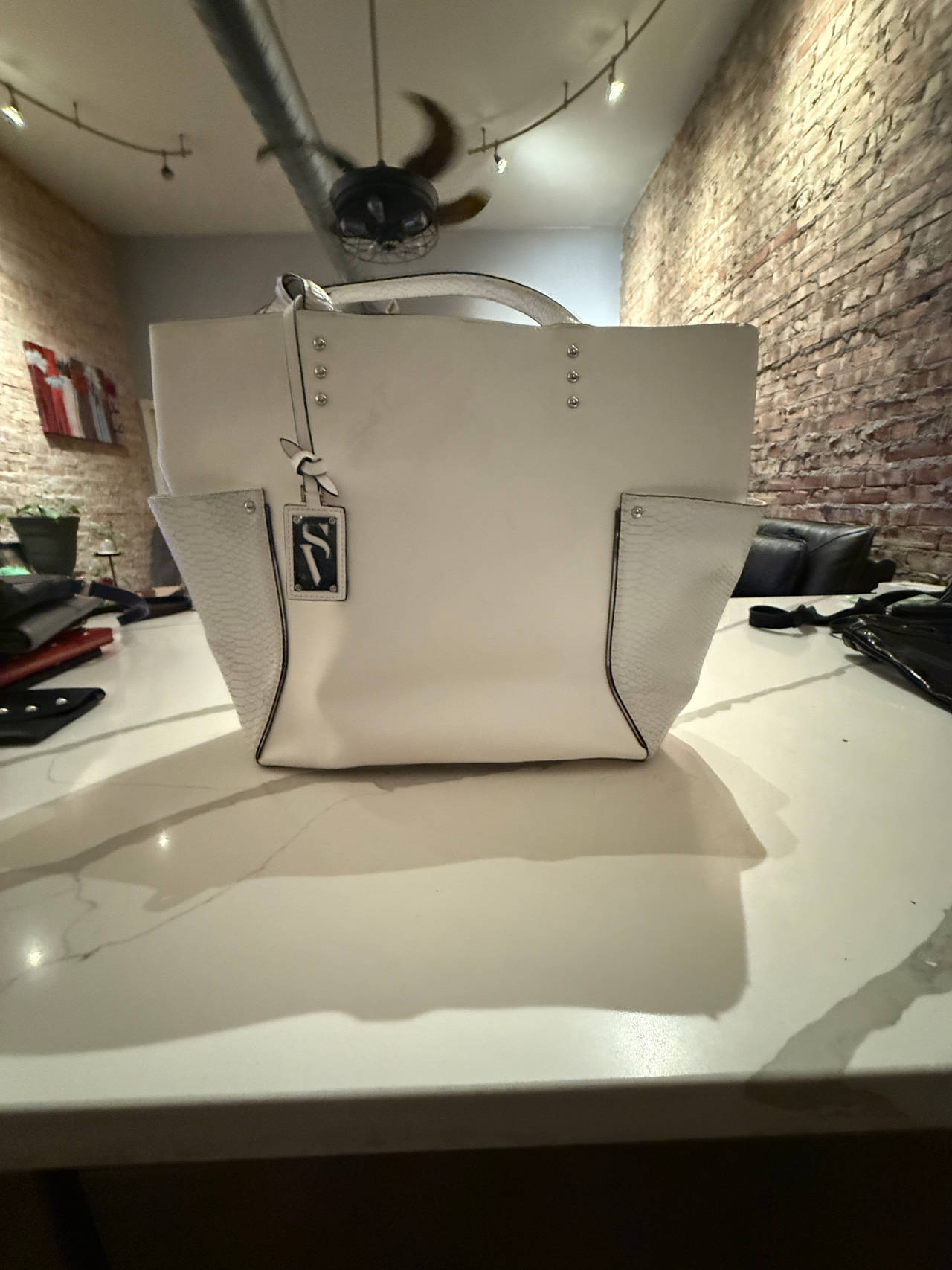 VERA WANG LEATHER LARGE TOTE