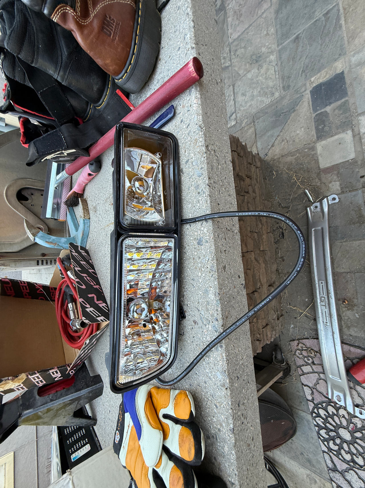 Headlight 
