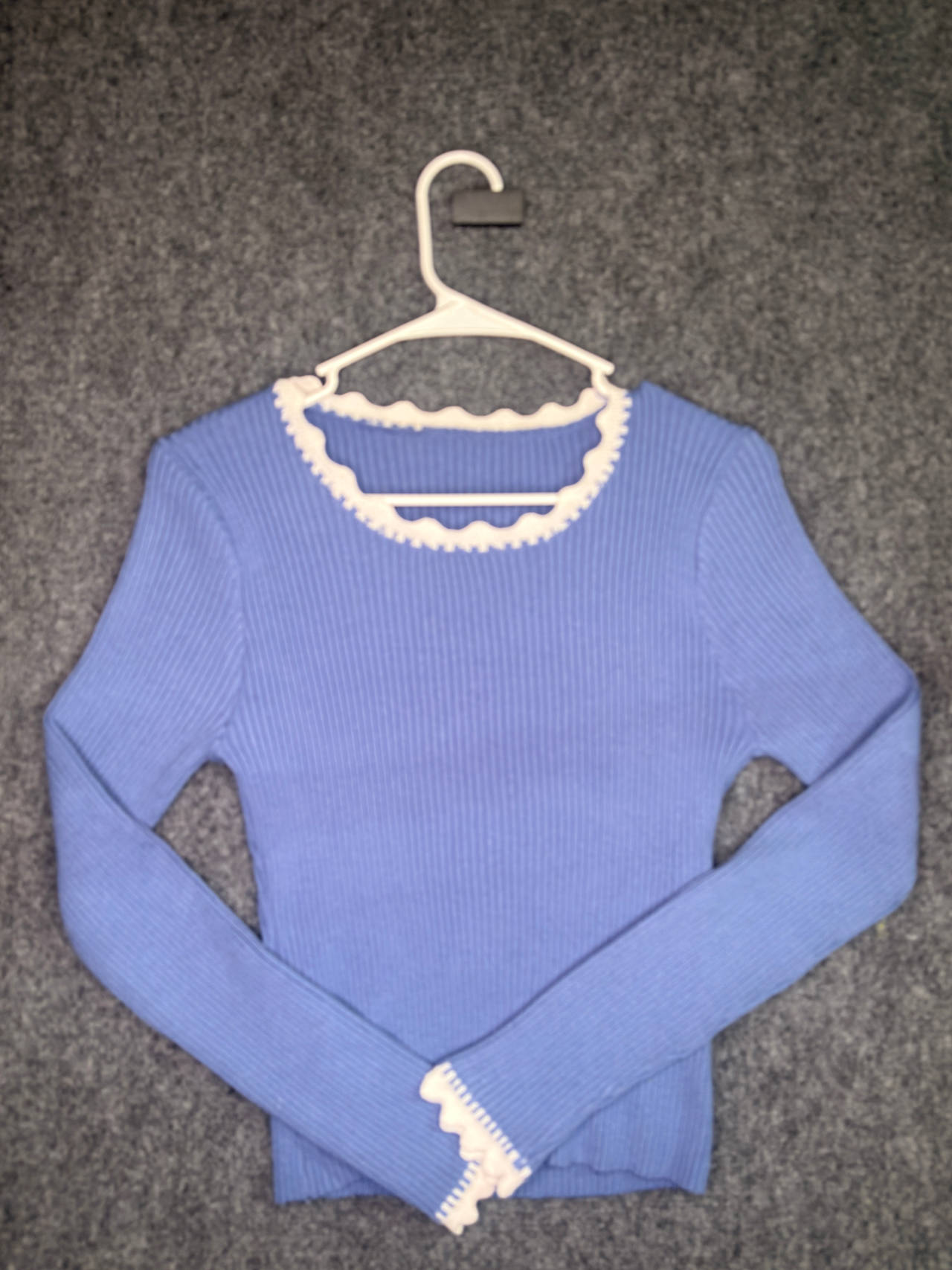 Scalloped Trim Ribbed Long Sleeve Top