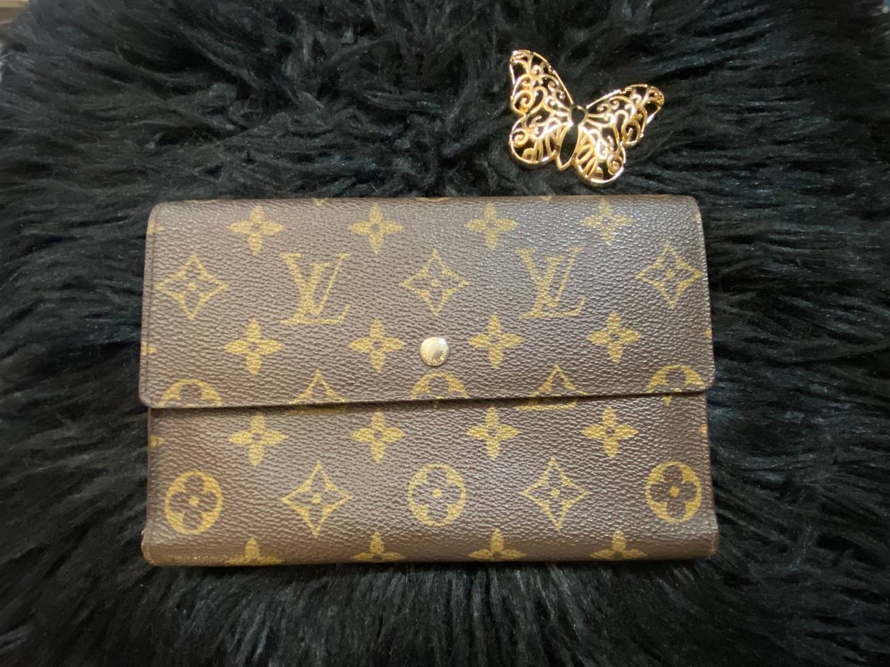 Louis Vuitton Monogram International Wallet