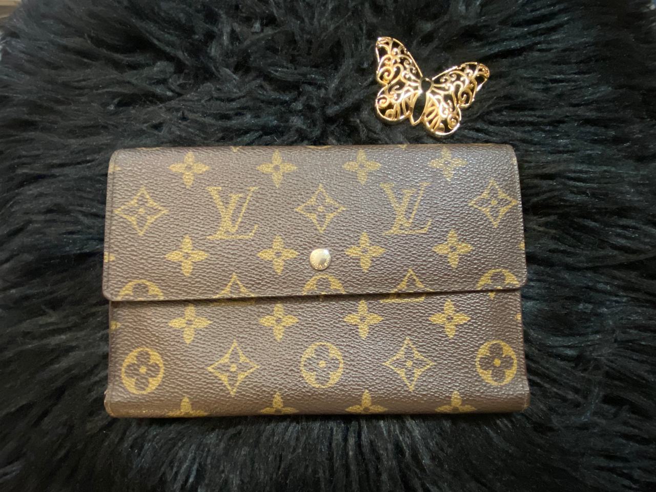 Louis Vuitton Monogram International Wallet
