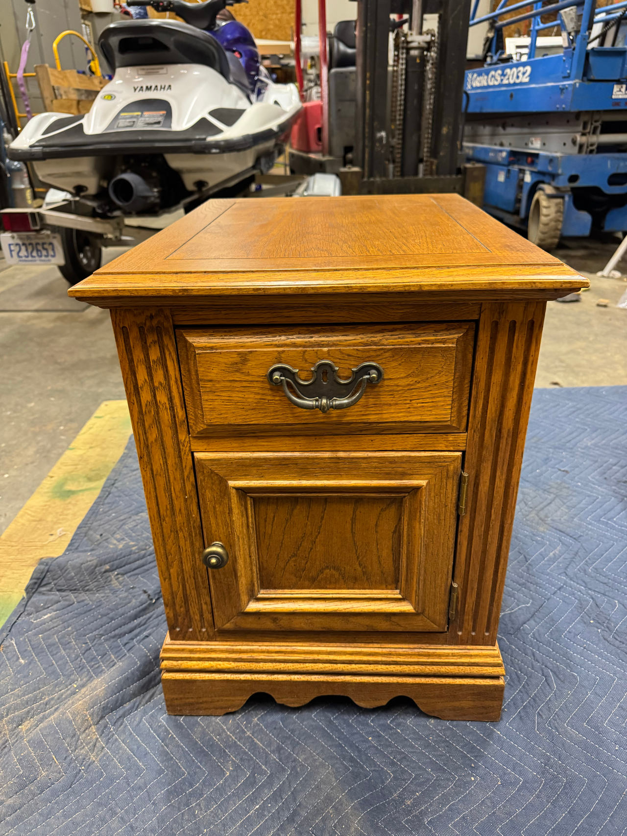 Traditional Oak Nightstand with Drawer and Cabinet