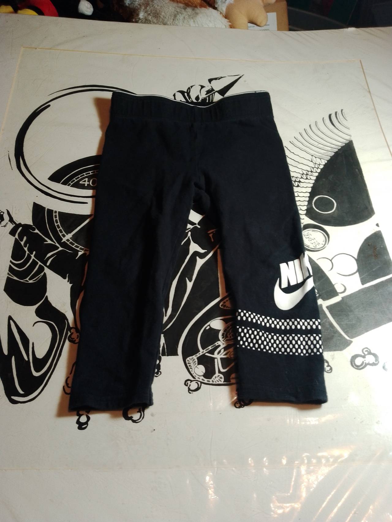 Nike Girl's 2T Graphic Leggings