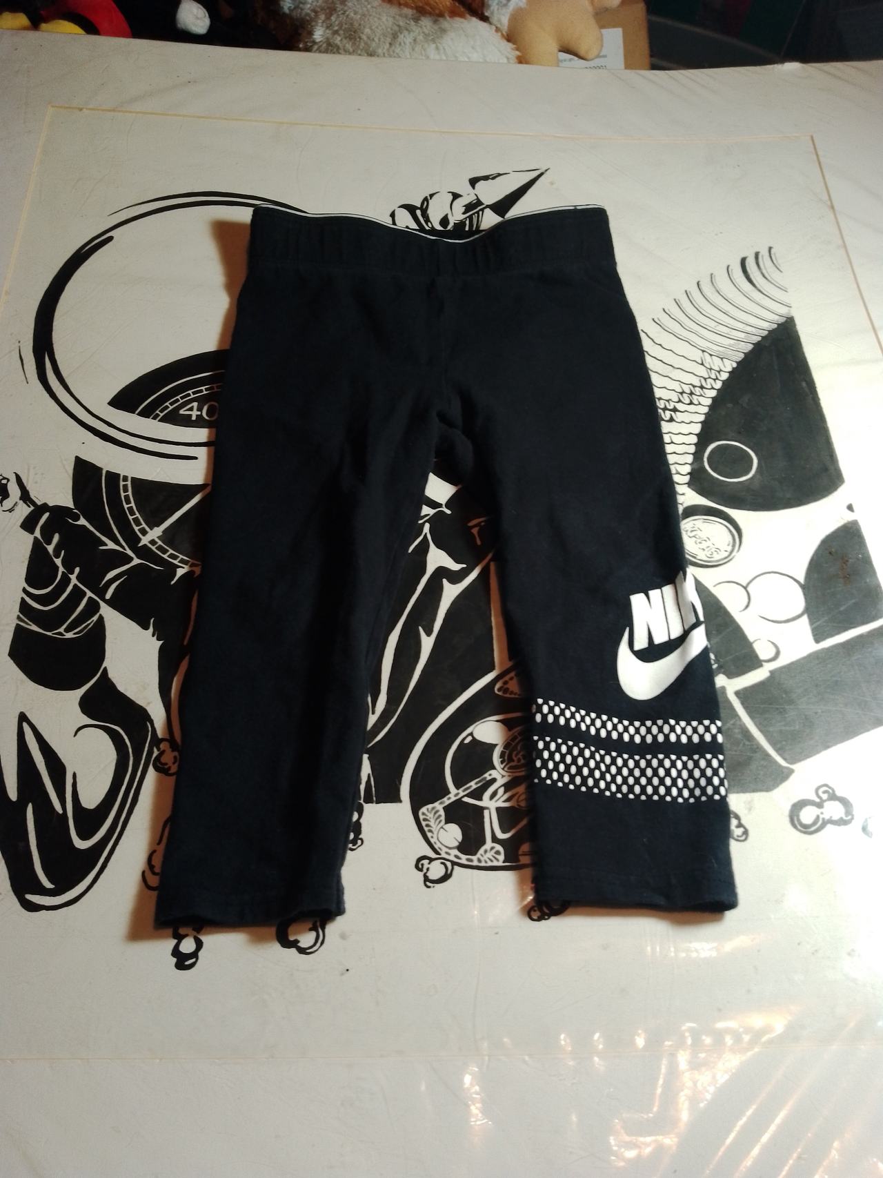 Nike Girl's 2T Graphic Leggings