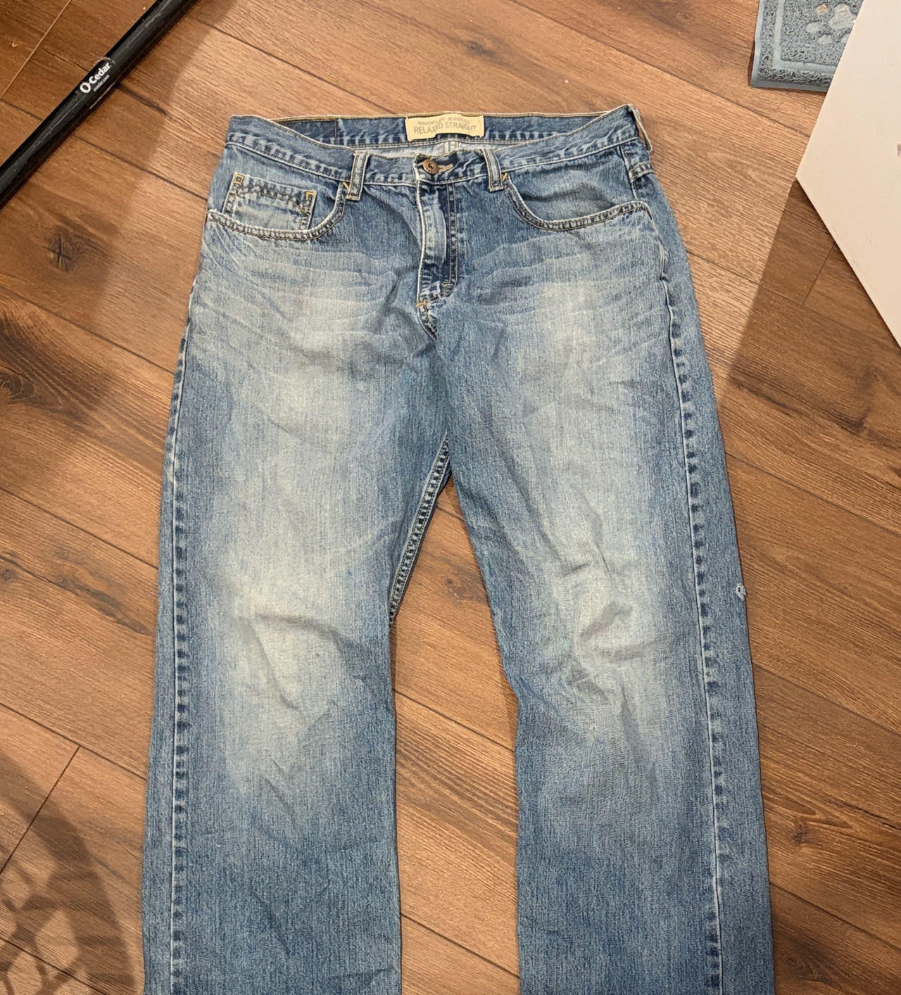 Wrangler baggy jeans, decent condition has slight heel bite at the bottom.