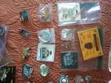 Vintage MLB Baseball Pin Lot - Image 4
